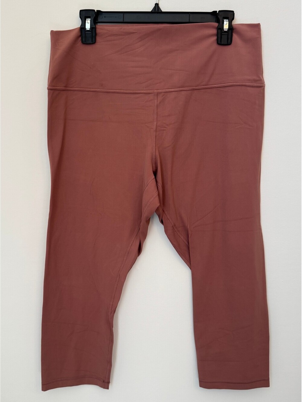 Lululemon mauve cropped leggings size 16